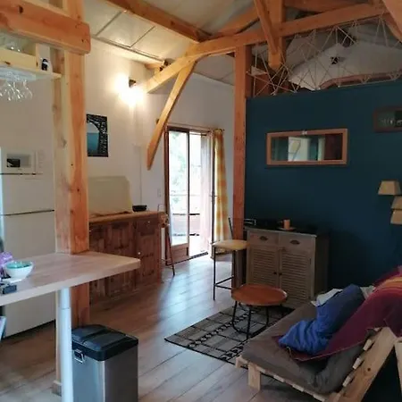 Le Logis En Bois بيت للعطل Saint-Mathieu-de-Tréviers